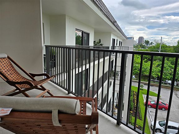 2nd image of 900 River Reach Drive #517