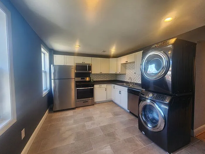 399 Folcroft St #1 — Photo 9
