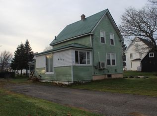 46 Cleaves St, Island Falls, ME 04747