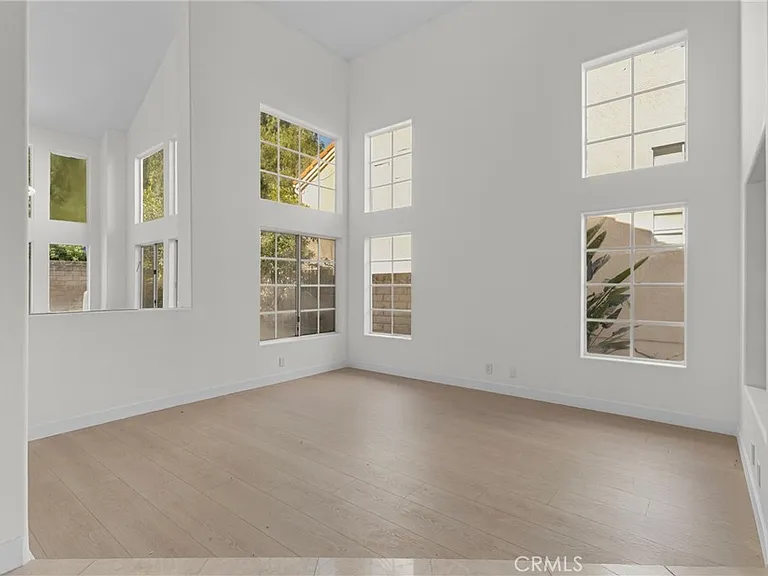 23234 Valerio St — Photo 7