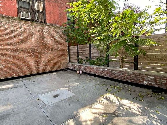 4th image of 194 Montrose Ave Suite 1A