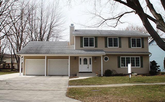 1st image of 743 Brittany Ave