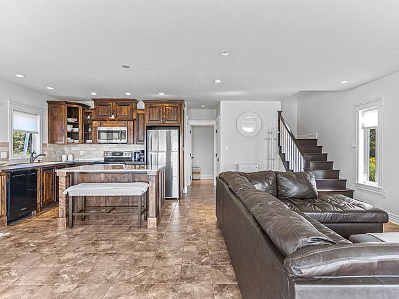 4th image of 21 Sou West Ln