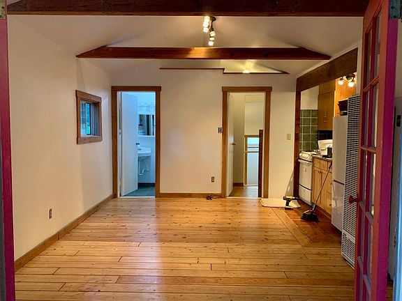 3rd image of 901 Madrona Dr #B