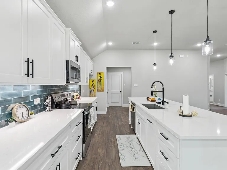 512 Frazier St — Photo 2