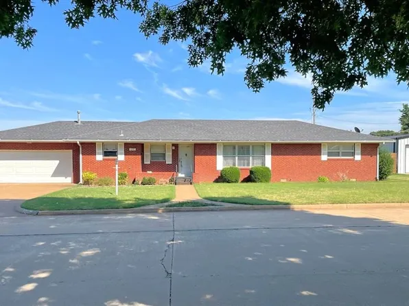 1216 Grandview Dr, Weatherford, OK 73096