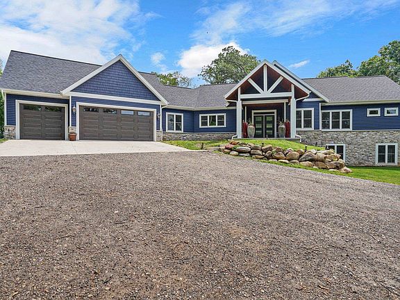 4th image of 8772 Breezeway Dr