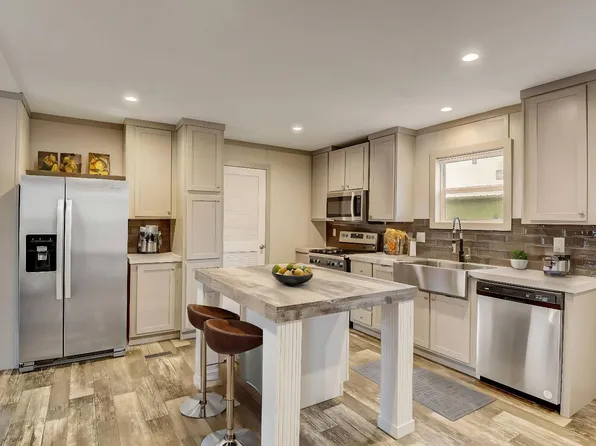 1800 Oak Grove Rd E #A2, Burleson, TX 76028
