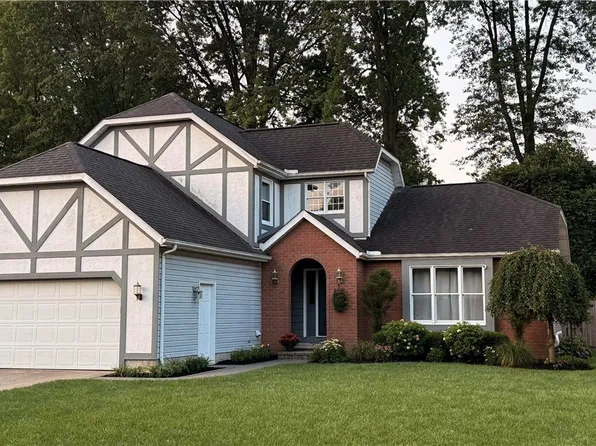24739 Tara Lynn Dr, North Olmsted, OH 44070
