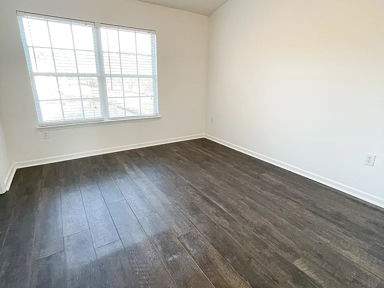 201 Yellow Hawthorn Cir — Photo 12
