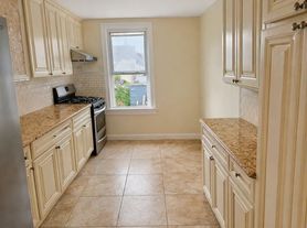 68-07 59th Dr, Maspeth, NY