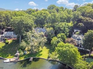 41 Lake Dr, Mountain Lakes, NJ 07046