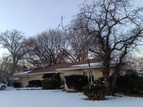 2818 Guilford Rd, Rockford, IL 61107