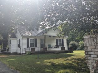 104 Davis Rd, Livingston, TN 38570