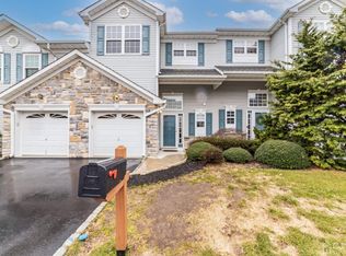 32 Hanna Ln, Laurence Harbor, NJ 08879