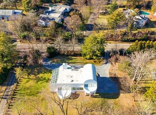 454 E Shore Rd, Great Neck, NY 11024