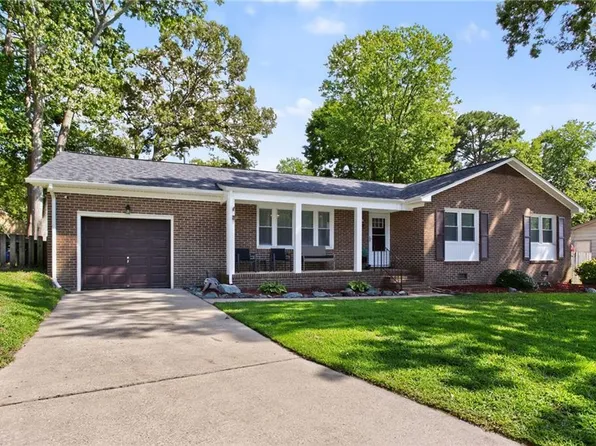 842 Isham Pl, Newport News, VA 23608