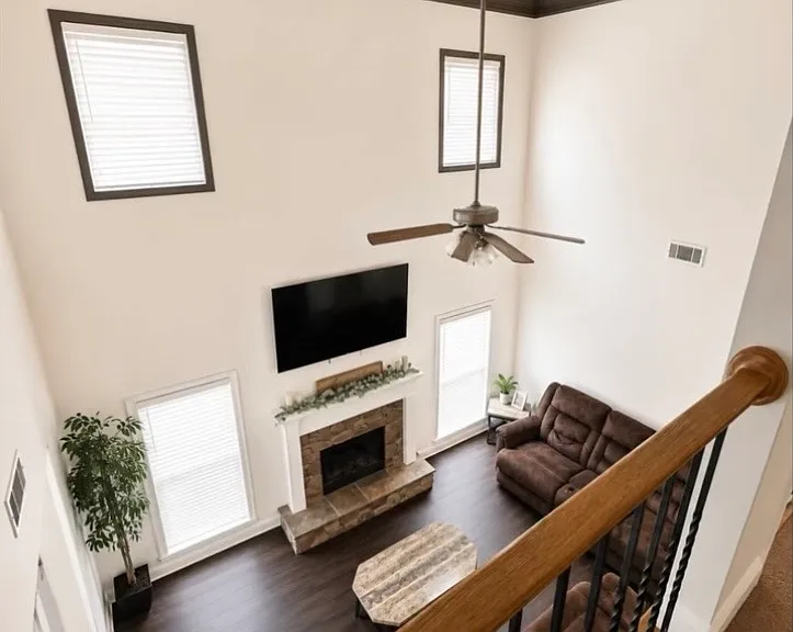 1361 Yorkshire Dr — Photo 11