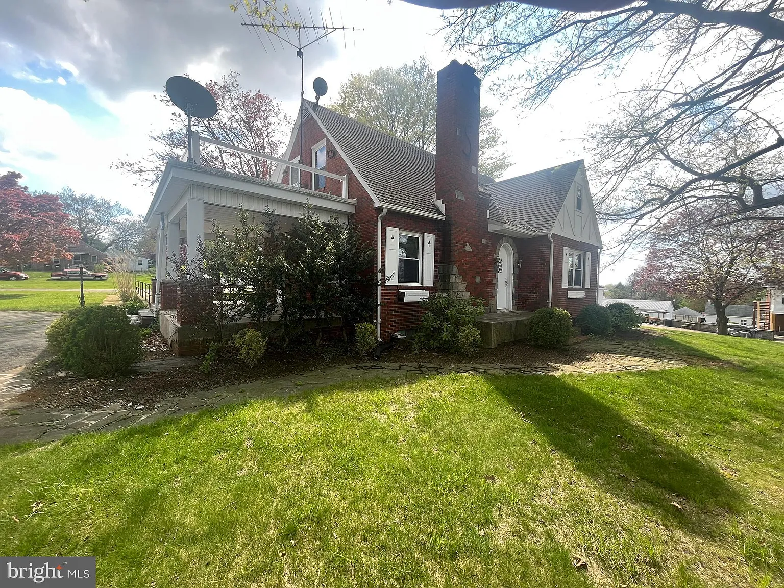 3 bed, 1.5 bath, 1778 sqft, $1,850 — Photo 2