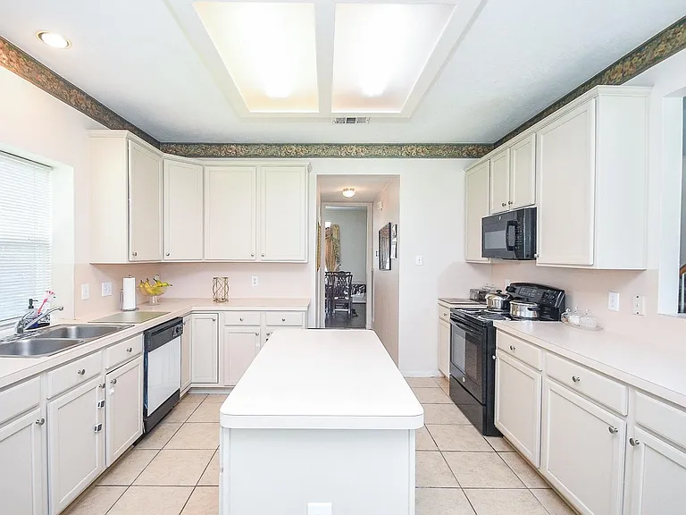 15715 Brookwood Lake Pl — Photo 5