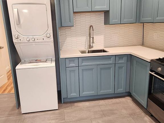 2nd image of 166 Langton St #166
