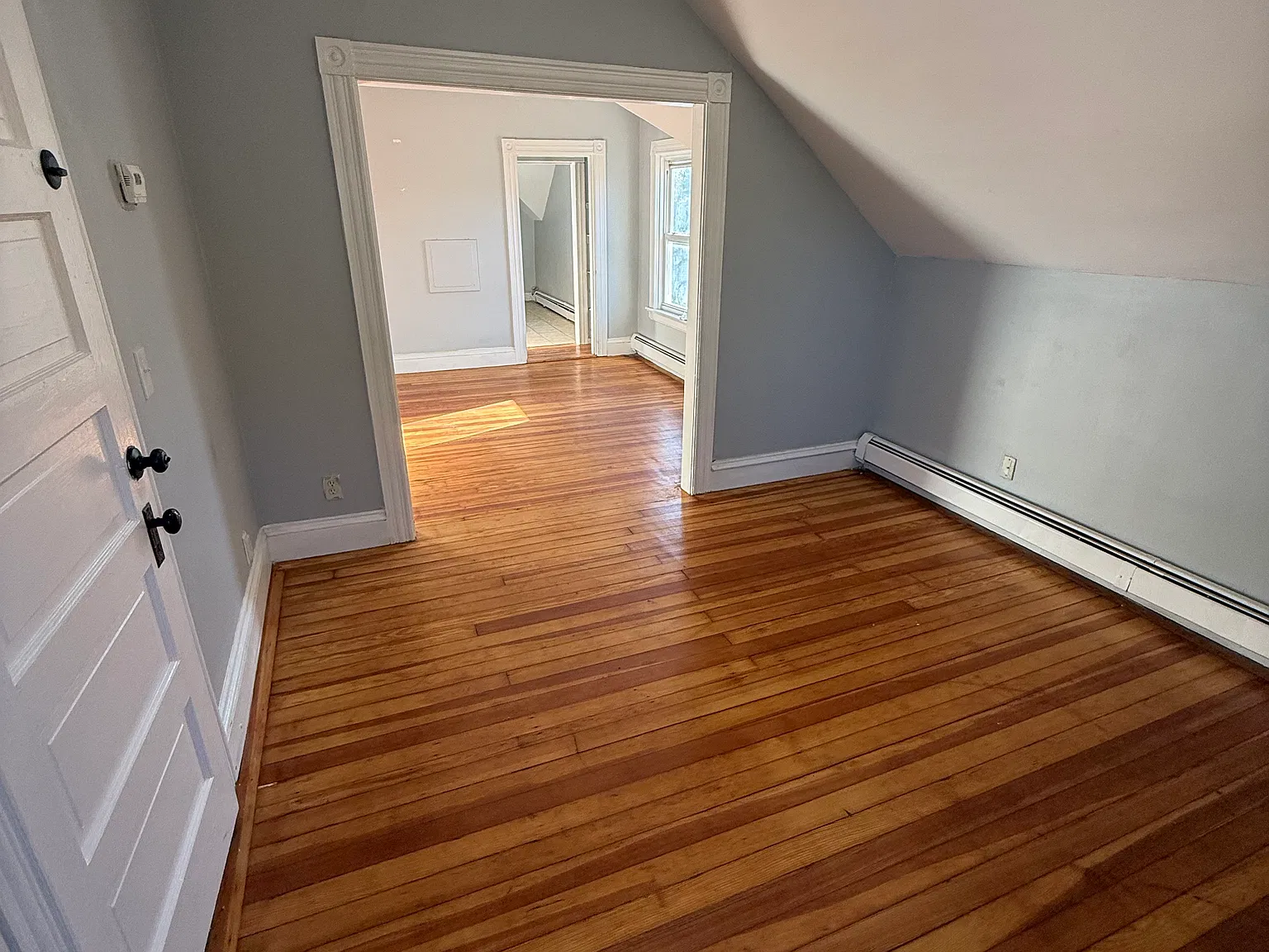 3 bed, 1200 sqft, $2,500 — Photo 2
