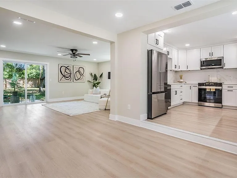 1104 S Lois Ave — Photo 8