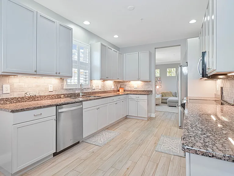 18900 Bay Woods Lake Dr #230 — Photo 19