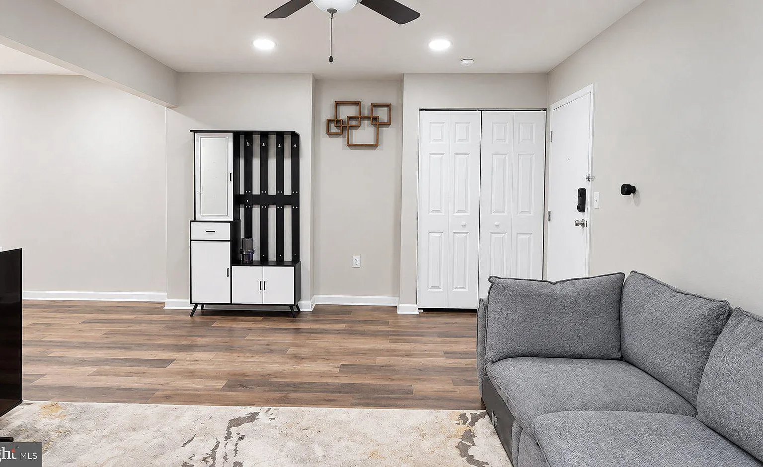 2 bed, 1.5 bath, 997 sqft, $2,300 — Photo 4