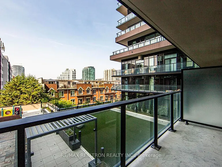 285 Dufferin St #303 — Photo 18