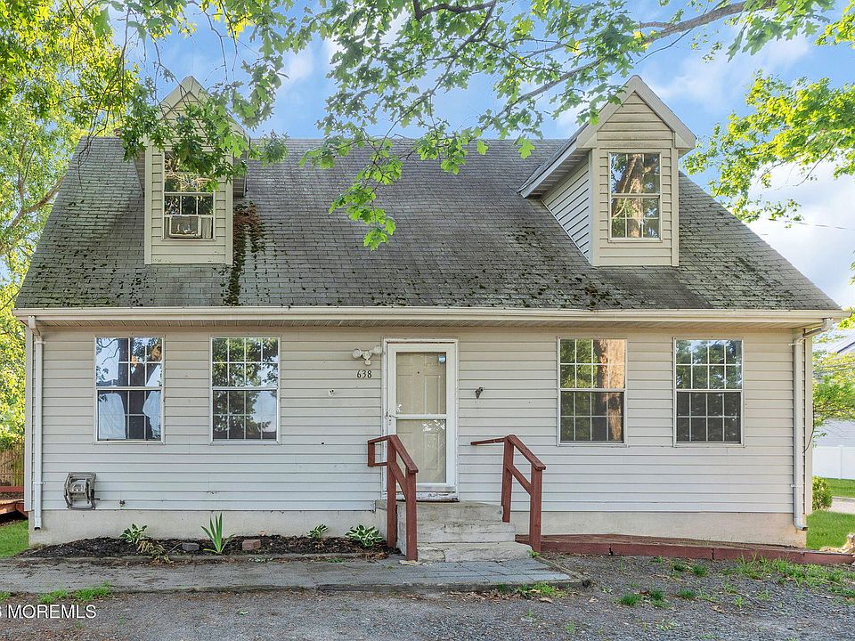 1st image of 638 Demont Street