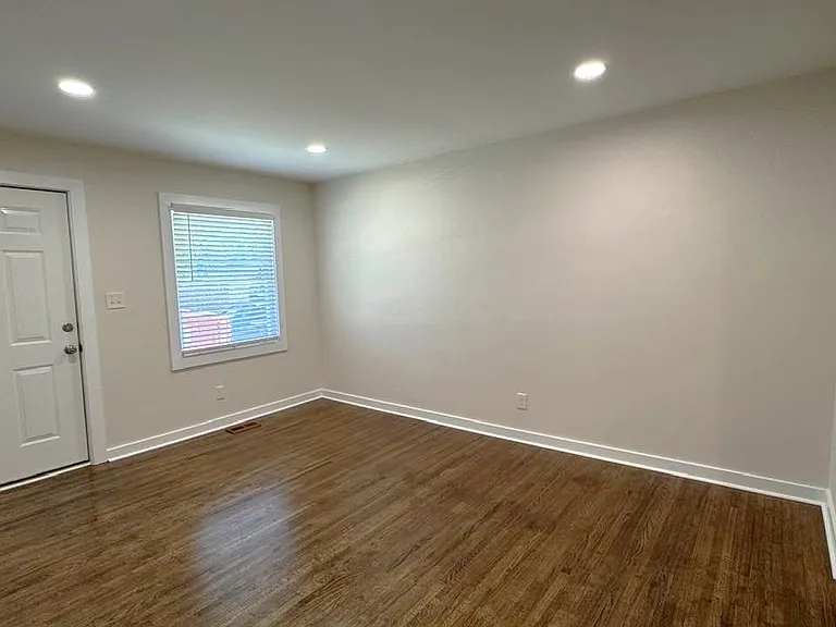 19612 Oak St #3 — Photo 6