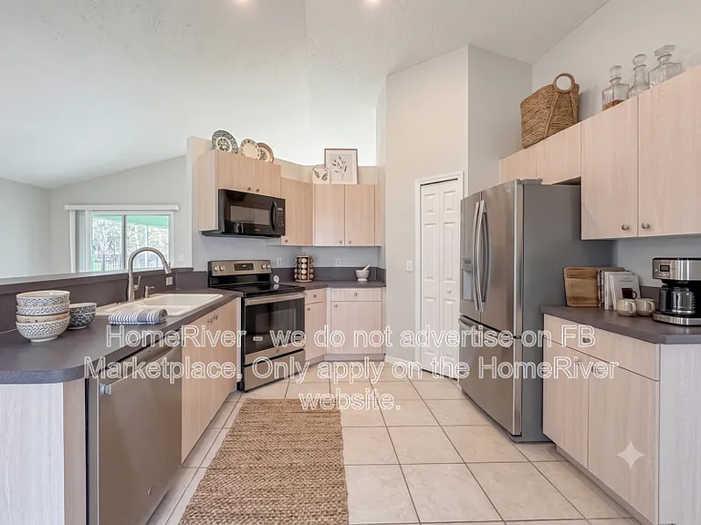 5112 NW Ever Rd — Photo 2