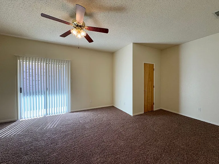 1627 Breezy Dr — Photo 6
