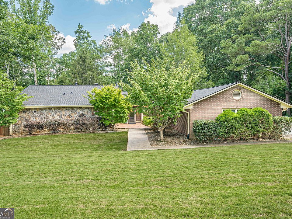 1st image of 115 Farmstead Ln