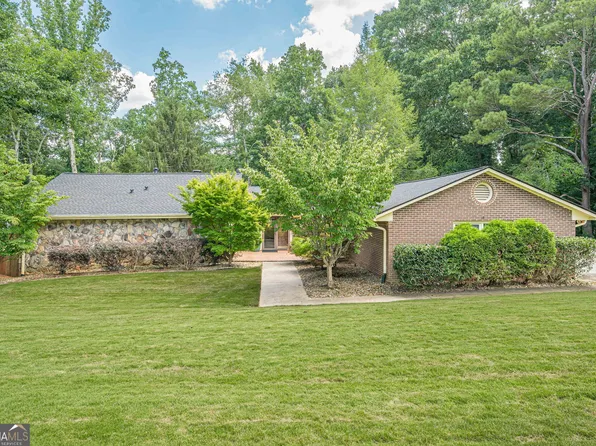 115 Farmstead Ln, Roswell, GA 30075