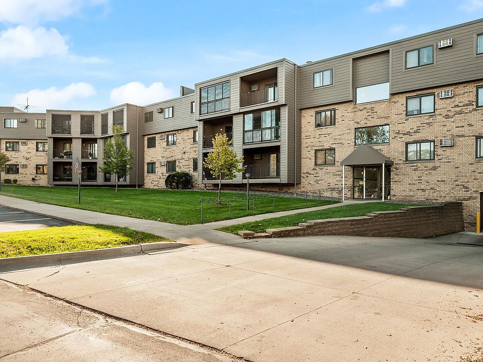 1st image of 1000 41st Ave NE APT 203