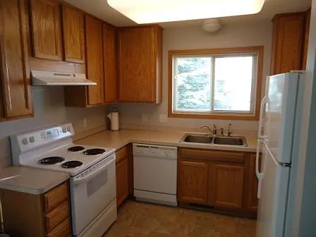 16459 Timber Crest Dr SE — Photo 3