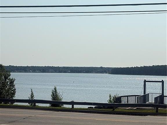 3rd image of 233 King George Hwy