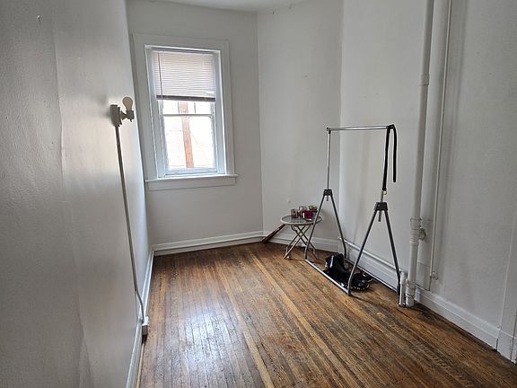 3rd image of 421 W Grace St #2002