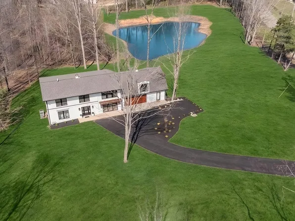 1510 E Piney Rd, Dickson, TN 37055