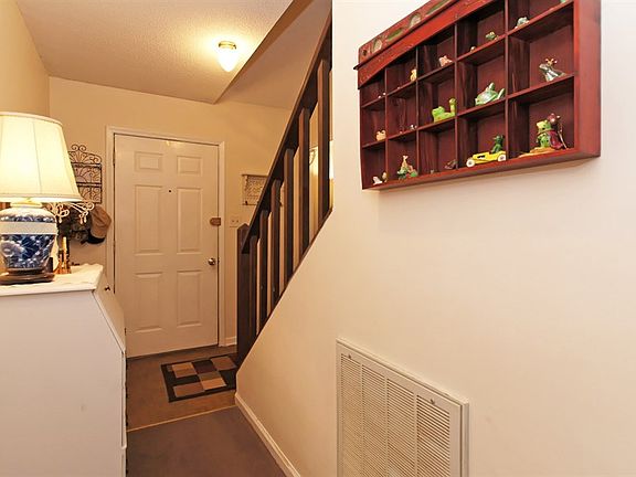 3rd image of 1105 Castalia Dr