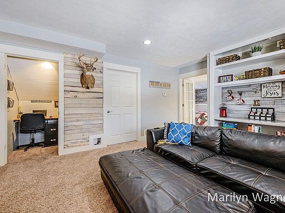 5th image of 10580 Country Air Dr NE