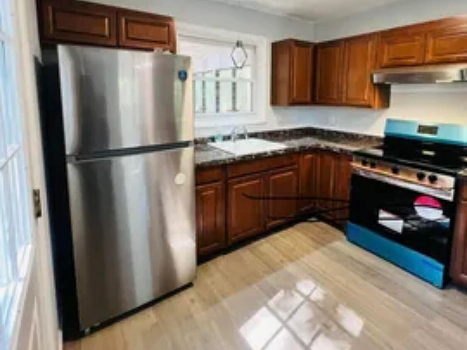 2nd image of 35 Deerfield Dr
