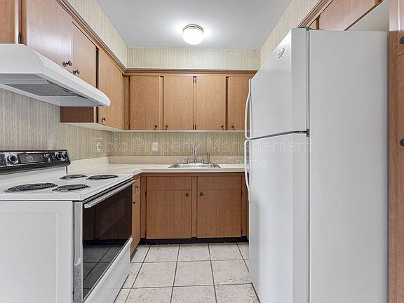 3rd image of 426 Oak St #446-7