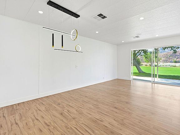 5th image of 466 Cerritos Way