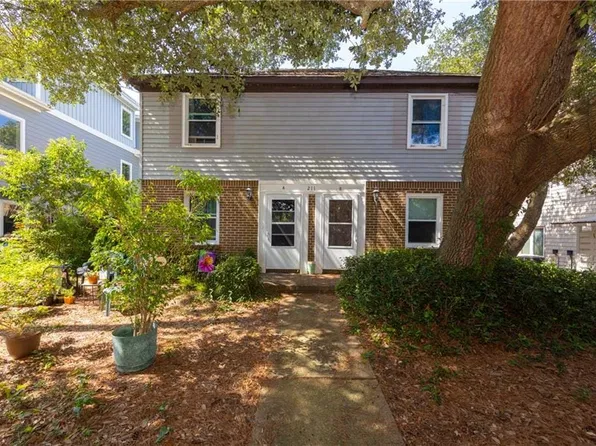 211 85th St APT A, Virginia Beach, VA 23451