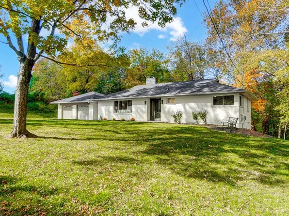 1911 Safari Dr, Cincinnati, OH 45231