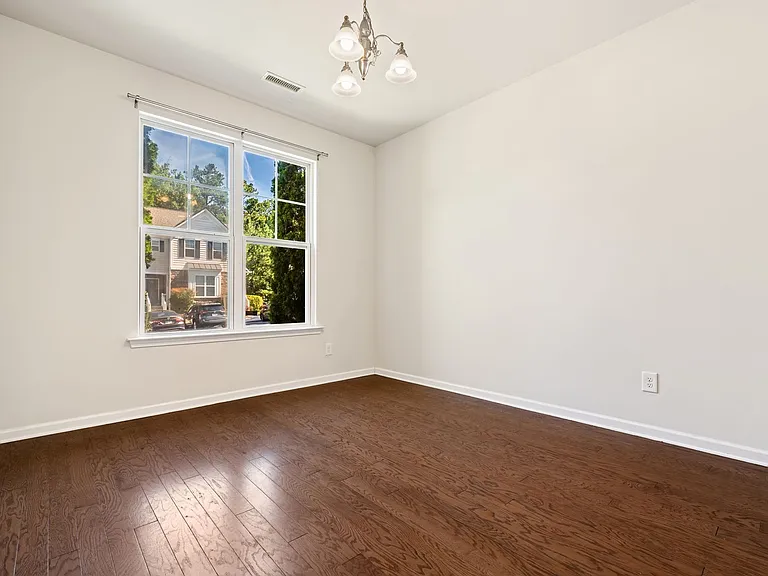 100 Stratford Lakes Dr #265 — Photo 3
