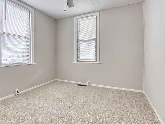 3rd image of 2315 Elbe Ave